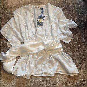 Chelsea & Violet White Kimono Blouse